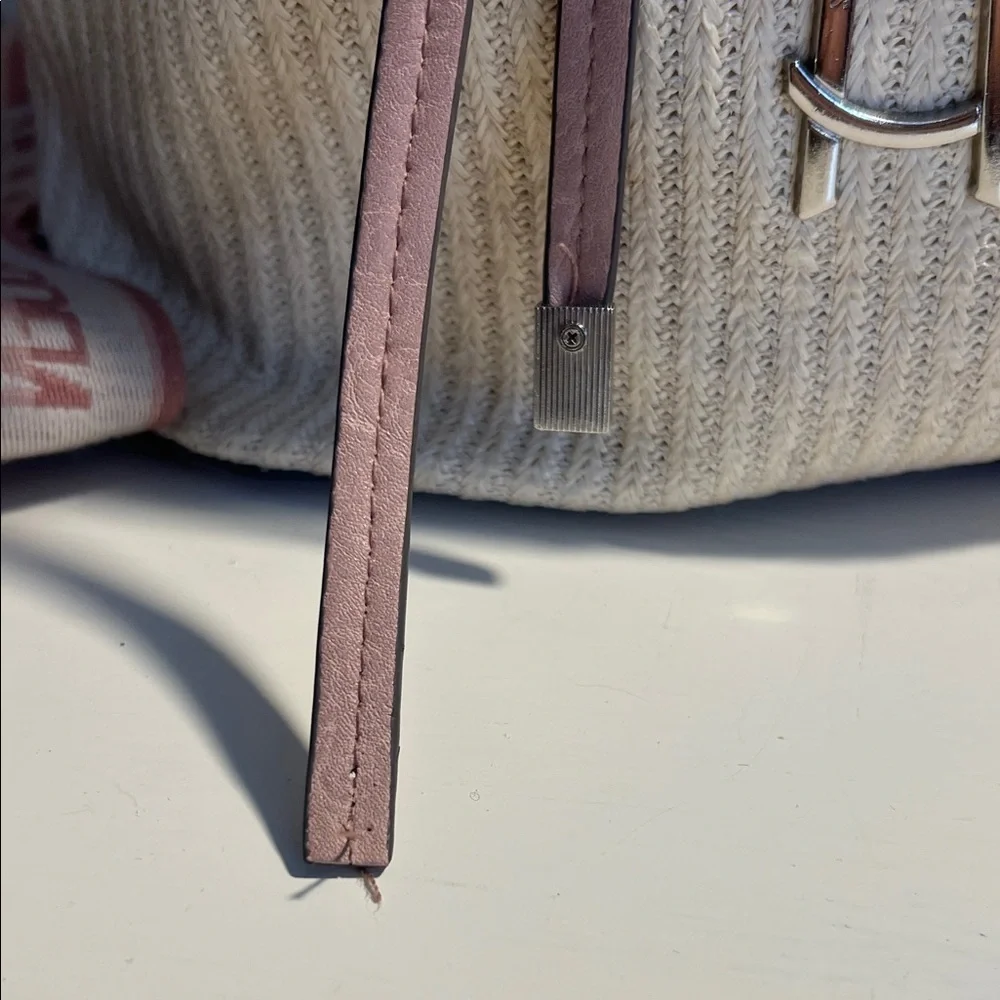 Steve Madden Beige and Blush Bucket Bag - Picture 3 of 6